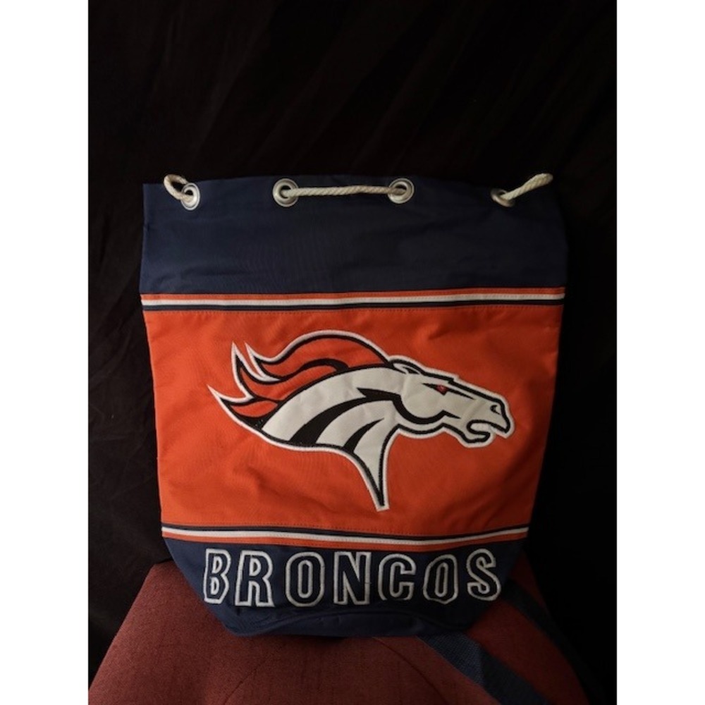 Denver Broncos NFL BEACH Bag Backpack NavyBlue Orange Zippered Convertible Strap